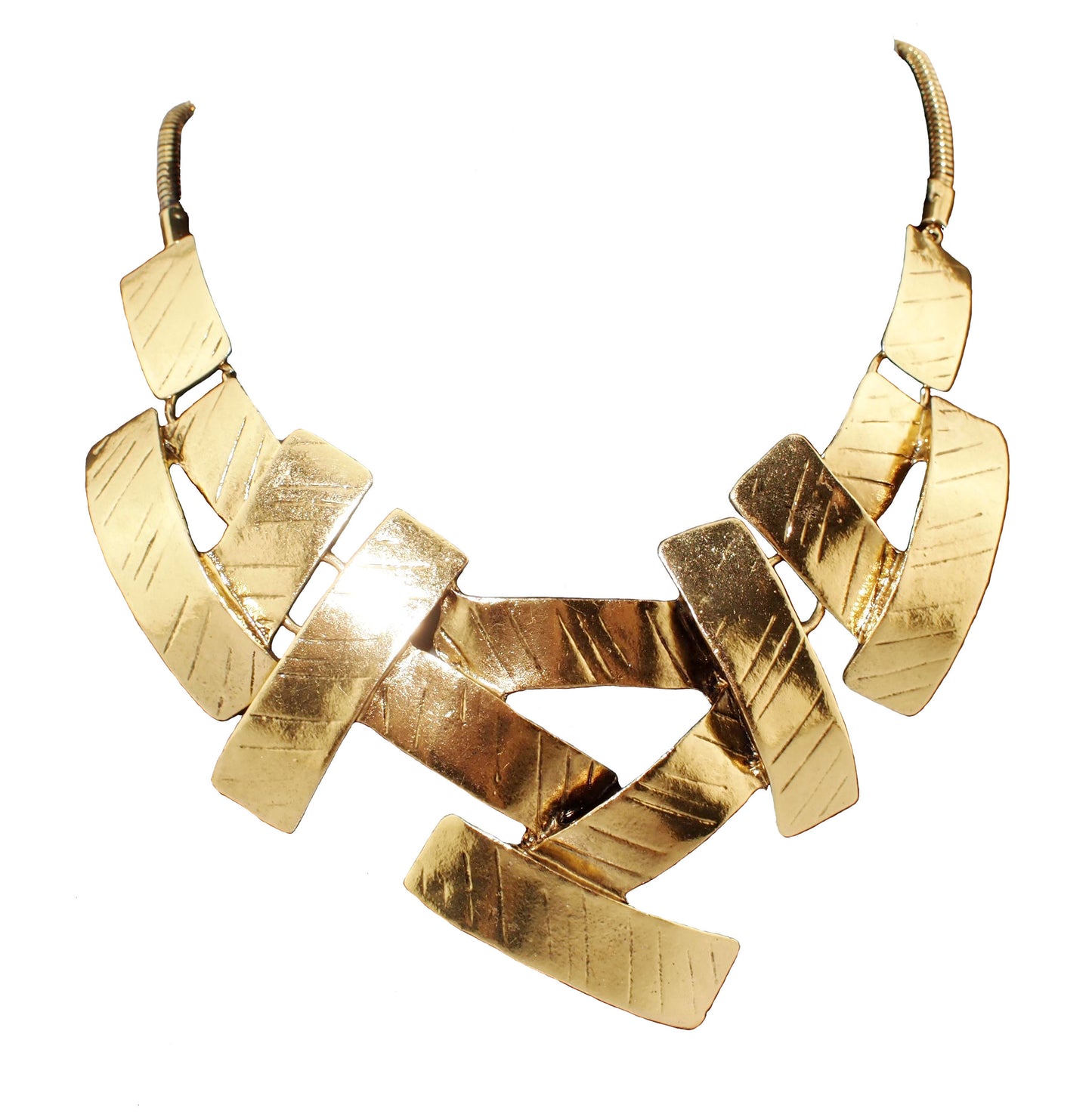 Exaggerated cross clavicle chain