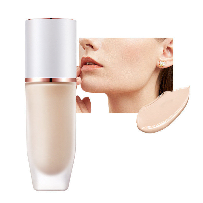 Concealer verändert die Haut und hellt den Teint auf